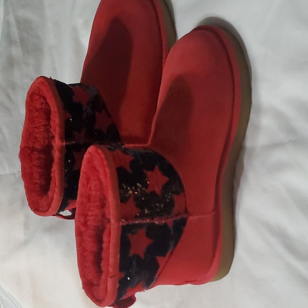 UGG